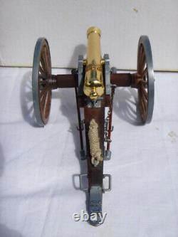 A Franklin mint, civil war cannon on display board. Model 1857 Field gun. Boxed
