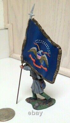The Collector's Showcase Berdans Sharpshooters 2nd Regiment with Flag Civil War