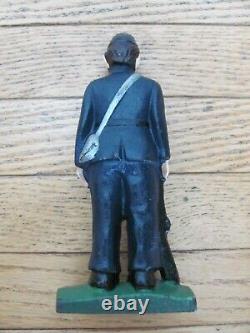 Vintage pair of cast iron Civil War soldiers (7.5 high & 3lbs. Each)