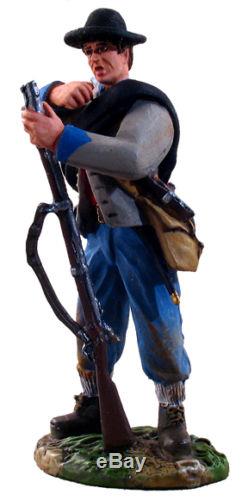 WBritains Confederate Infantry Standing Loading No 1 31027 American Civil War